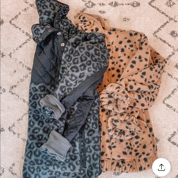 Abercrombie & Fitch
Polar Fleece Snap-Up Jacket - Picture 6 of 8